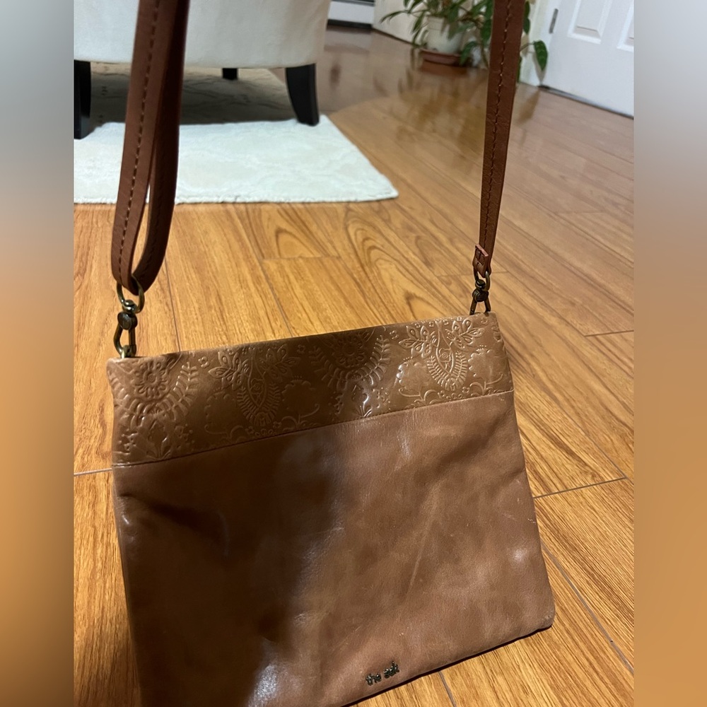 Crossbody tan bag